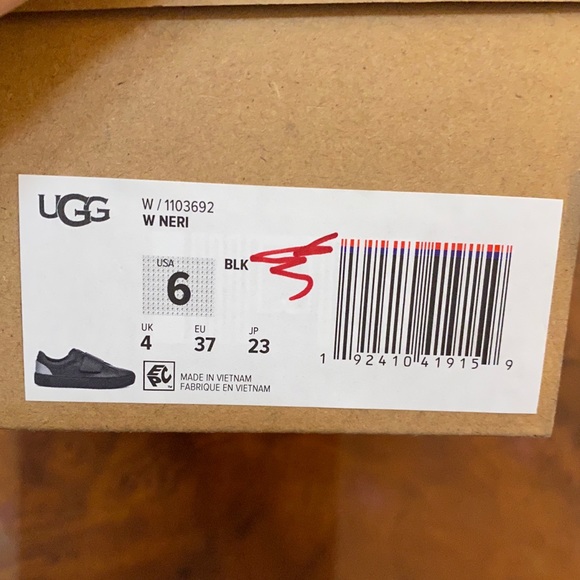 NWT Ugg Neri Sneakers - Picture 10 of 11